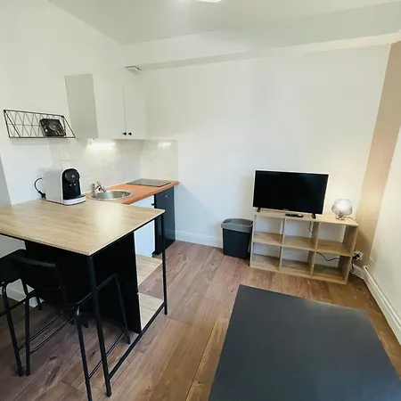 Wolk, Joli Appt カーン