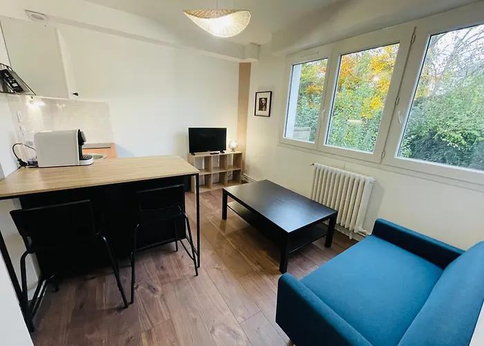 Wolk, Joli Appt アパート カーン