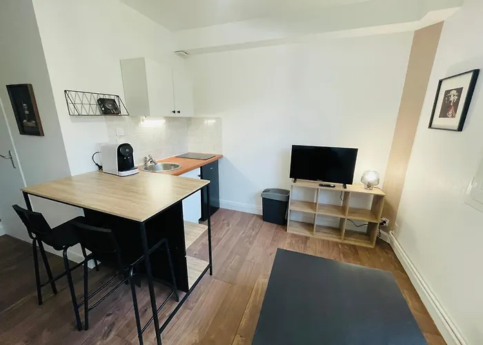 Wolk, Joli Appt カーン